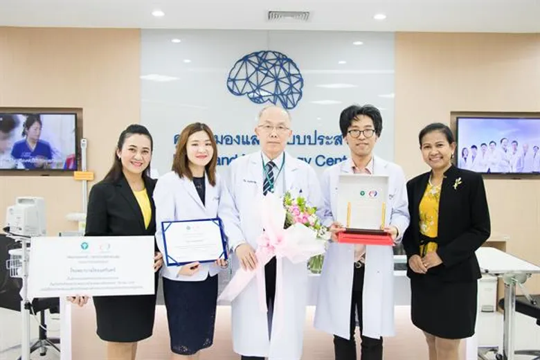 โรงพยาบาลไทยนครินทร์ได้รับโล่และใบรับรอง โรงพยาบาลที่ผ่านการรับรองคุณภาพด้านการจัดตั้งหออภิบาลผู้ป่วยโรคหลอดเลือดสมอง (Stroke Unit) จากกรมการแพทย์ กระทรวงสาธารณสุข
