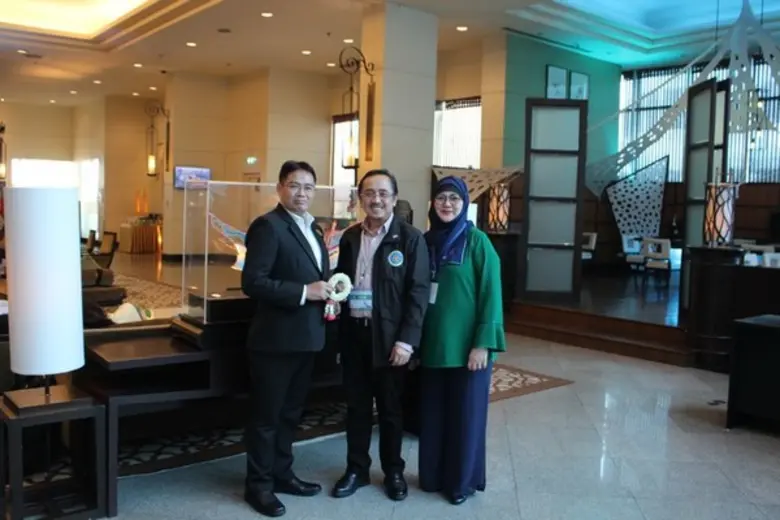 Photo Release: Centara Hotel Hat Yai Welcomed H.E. DATU HJ ABDUL KHAYR DANGCAL ALONTO Secretary (Minister ) Mindanao Development Authority of Philippines and wife