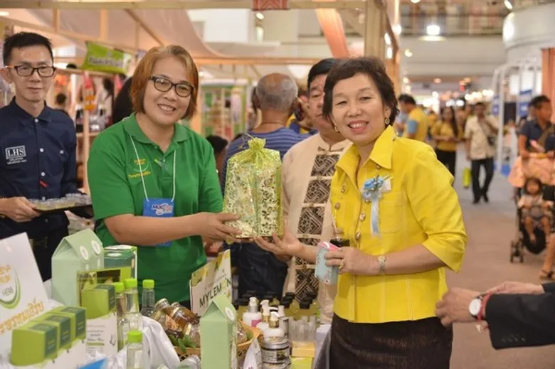 พาณิชย์ฯ จัดมหกรรมเชื่อมโยงการค้าของดีทั่วไทย'MOC Biz Club Expo 2018’ ระดับภูมิภาค ครั้งที่ 2 พร้อมจัดทัพสินค้ากว่า 100 ธุรกิจทั่วภาคอีสานมาแสดงศักยภาพ และเสริมสร้างความเข้มแข็งให้เศรษฐกิจฐานรากในระดับท้องถิ่น