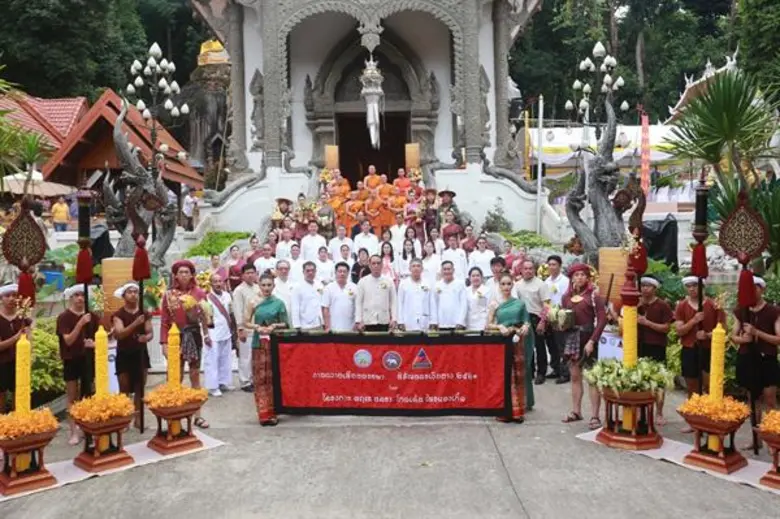 เชียงแสนรวมศรัทธาปลุกความภาคภูมิมรดกวัฒนธรรมประวัติศาสตร์ล้านนา จัดขบวน “ถวายเทียนพรรษา...หิรัญนครเงินยาง ๒๕๖๑” ครั้งแรก