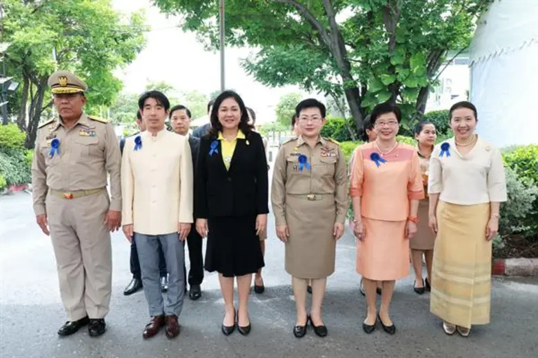 นายโสมพัฒน์ และนางวัลลภา ไตรโสรัส ผู้บริห...