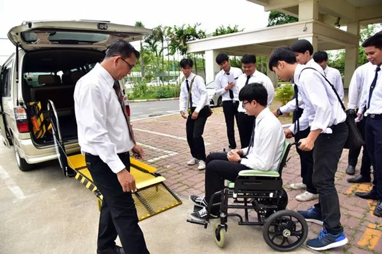 ชุดไฮดรอลิกเคลื่อนย้ายผู้ป่วยจากรถยนต์