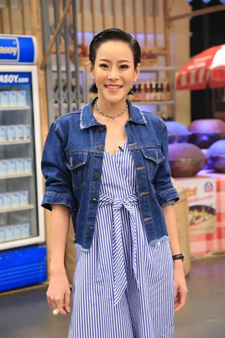 ทีวีไกด์: รายการ “ตลาดสดพระราม ๔” “หนิง-ปณิตา” ล้วงสูตรเด็ดผัดไทยไฟทะลุ รสชาติระดับมิชลินสตาร์
