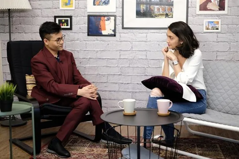 ทีวีไกด์: รายการ “Loukgolf’s English Room” แขกรับเชิญ ซาร่า เล็กจ์