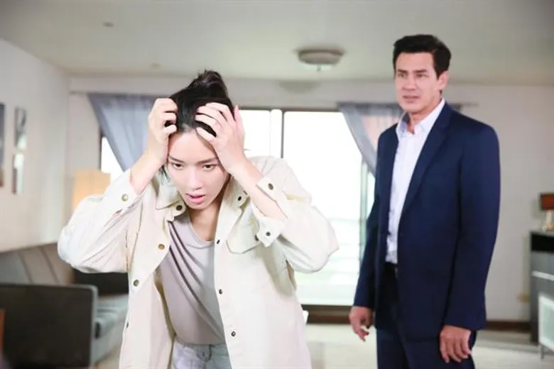 “หลิน” ทำขัดใจ “วิลลี่” โกรธจัด ตบหน้าหัน ใน “สัมผัสรัตติกาล” ทำเอาคนดูลุ้นตลอดๆ สำหรับเรื่องราวของละครเรื่อง “สัมผัสรัตติกาล” และยิ่งตื่นเต้นสุดๆ