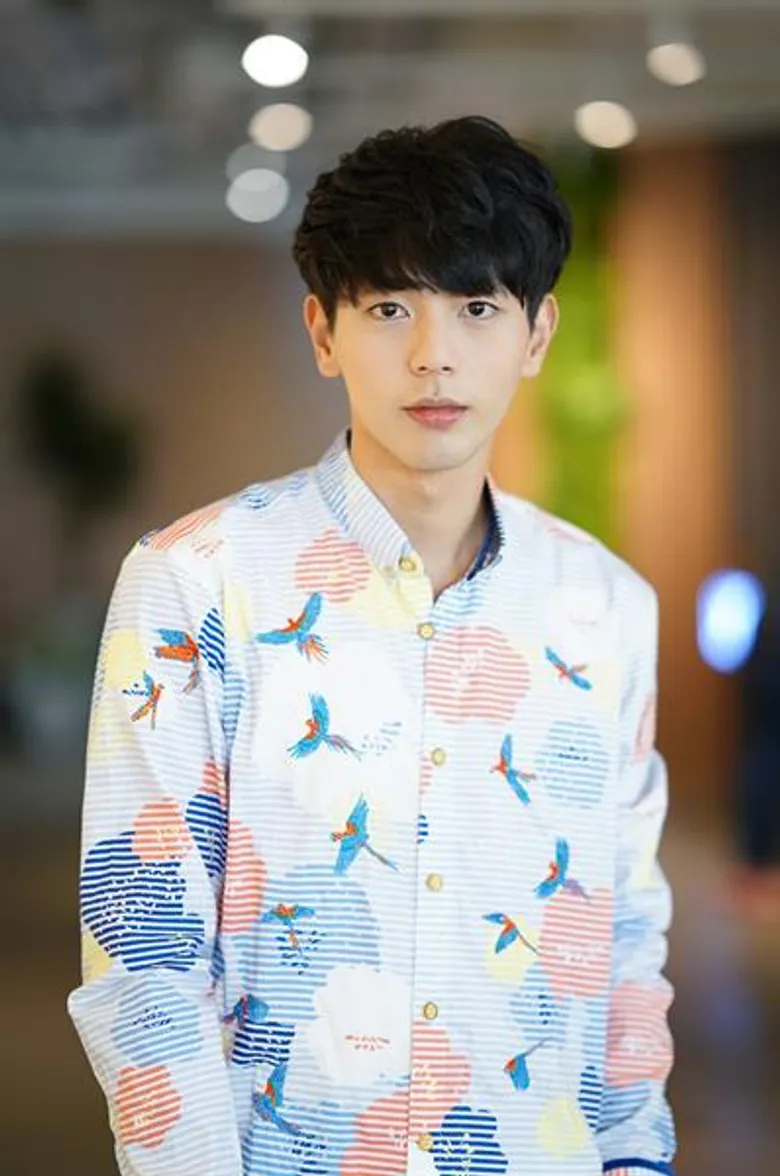 เผยโฉมเน็ตไอดอล “อัพ-ภูมิพัฒน์” รับสุดอึดอัด ซ่อนหน้าหล่อหลังหมวกกันน็อก ในซีรีส์ “GGEZ เกรียนเมพเทพศาสตร์”