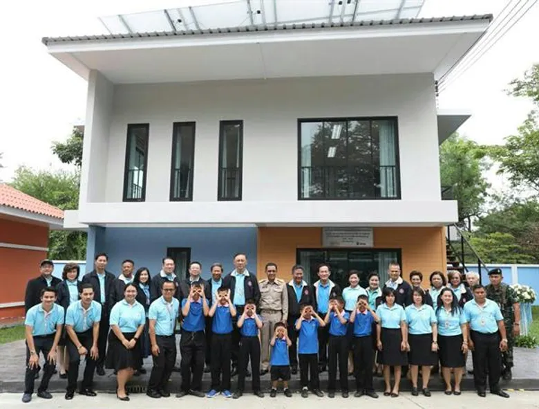 มูลนิธิพลังที่ยั่งยืนส่งมอบอาคารประหยัดพลังงานและศูนย์เรียนรู้พลังงานทดแทน และ โครงการ “ผักกางมุ้ง สร้างฝัน สร้างรอยยิ้ม” ส่งเสริมองค์ความรู้ด้านพลังงานทดแทนและพัฒนาอาชีพแก่กลุ่มเยาวชนด้อยโอกาส