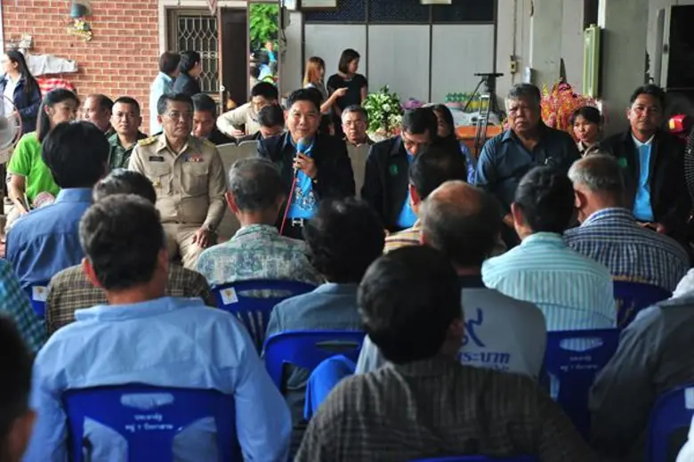 รมช.ลักษณ์ ตรวจเยี่ยมและพบปะกลุ่มเกษตรกรผู้ปลูกปาล์มน้ำมัน มุ่งจัดทำยุทธศาสตร์การพัฒนาปาล์มน้ำมันในพื้นที่ทุ่งรังสิต พร้อมส่งเสริมให้เกษตรกรปลูกปาล์มน้ำมันให้ได้คุณภาพ และมีตลาดรองรับ