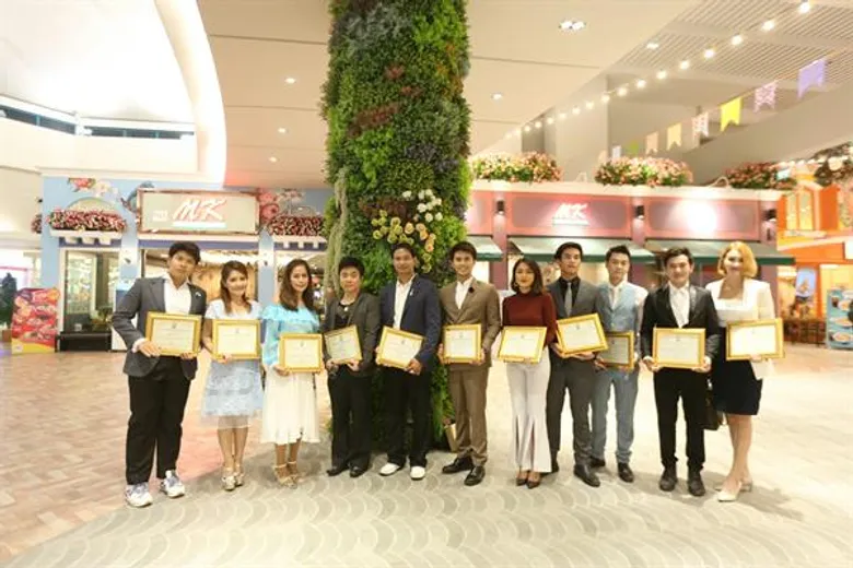 ดร.ทวีศักดิ์ นั่งเก้าอี้ประธานโครงการ “อนุรักษ์สืบสานเพลงไทยสากลอมตะ” (ไทยลูกกรุง)” ศิลปินร่วมงานเพียบ