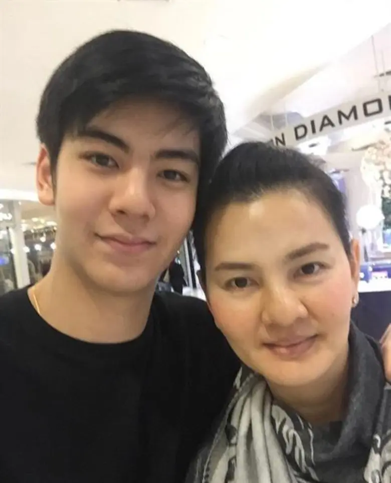 บอกรักแม่ในแบบ “เติร์ด-ปอร์เช่-ริว” ไนน์ บาย นาย
