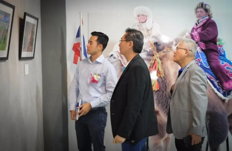 THE STEPPES OF WESTERN MONGOLIA “ทุ่งหญ้ามองโกเลียภาคตะวันตก” นิทรรศการภาพถ่ายมองโกเลีย ณ Exhibition Hall หอศิลป์ คณะศิลปกรรมศาสตร์ มหาวิทยาลัยบูรพา จัดแสดง 9 – 17 สิงหาคม 2561