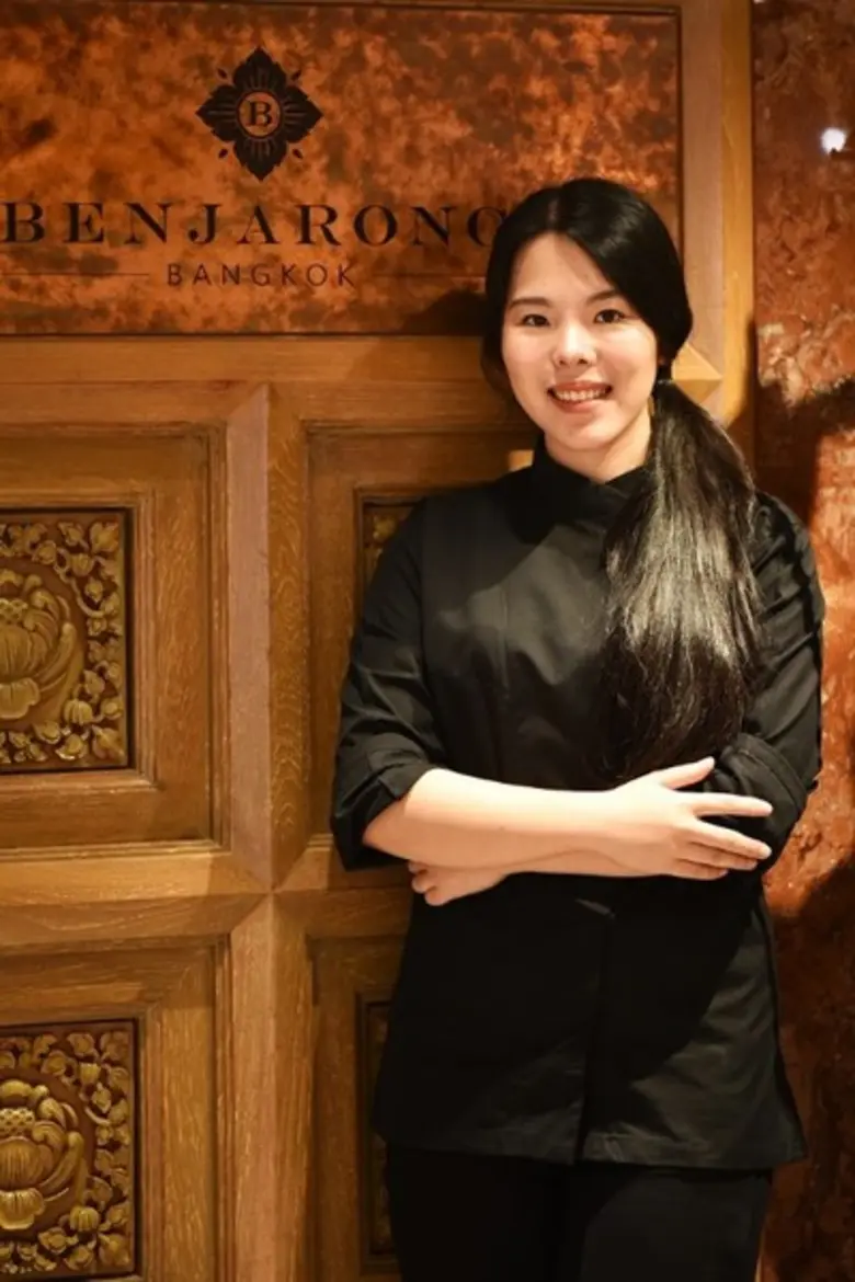 สัมผัสประสบการณ์สานฝันให้เป็นจริงกับมาสเตอร์เชฟของประเทศไทยคนแรก “เชฟแก้ว” ปวีณ์นุช ยอดปรีชาวิจิตร ณ ห้องอาหารเบญจรงค์ โรงแรมดุสิตธานี กรุงเทพฯ