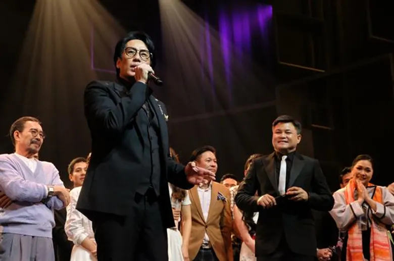 เปิดรอบปฐมทัศน์ “แฟนจ๋า เดอะมิวสิคัล” “พี่เบิร์ด” ชื่นชม โชว์ครบรส เต็มอิ่มความสนุก!!