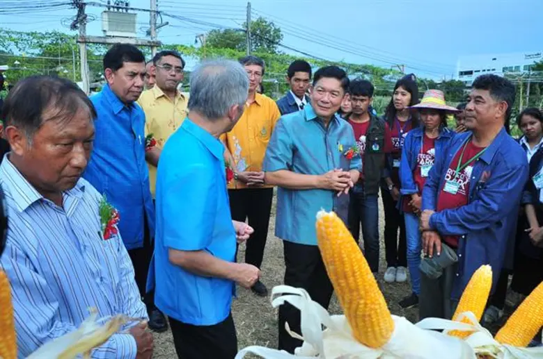 ก.เกษตรฯ ร่วมจัดงานเกษตรภาคใต้ ครั้งที่ 26 ภายใต้หัวข้อ “เกษตรคุณภาพเพื่อการพัฒนาที่ยั่งยืน” เพื่อเผยแพร่ความก้าวหน้าทางวิชาการด้านการเกษตรและทรัพยากรธรรมชาติ พร้อมสนับสนุนให้เกษตรกรบริหารจัดการตลอดห่วงโซ่การผลิต