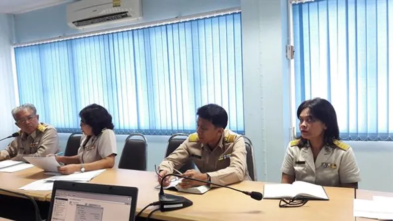 ประชุมติดตามความก้าวหน้าโครงการไทยนิยมยั่งยืนและภารกิจส.ป.ก.จังหวัดสุราษฎร์ธานี