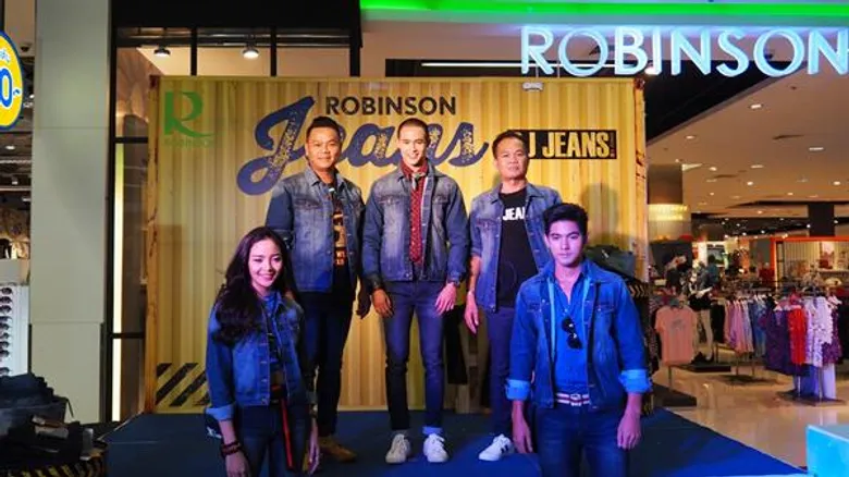 แชมป์ ชนาธิป โชว์หุ่นแซบ..ท้าแดด! ในงานเปิดตัวคอลเลกชั่นใหม่ BJ Jeans Meet & Greet 2018