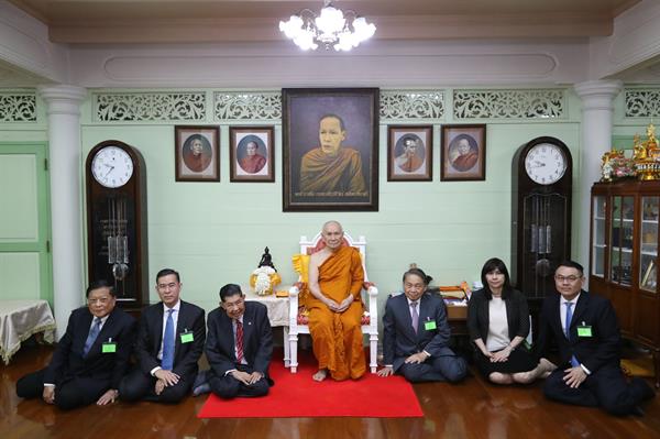 นายเดชา ตุลานันท์ ประธานกรรมการบริหาร (ที...