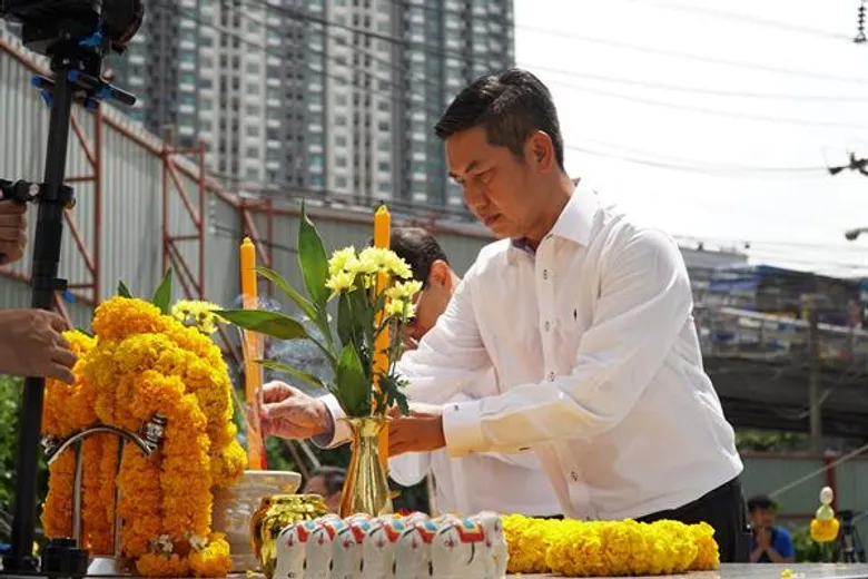 “สิงห์ คอมเพล็กซ์” จัดพิธีตั้งศาลพระพรหมเสริมความเป็นสิริมงคล ดีเดย์เปิดให้บริการ 1 ตุลาคมนี้