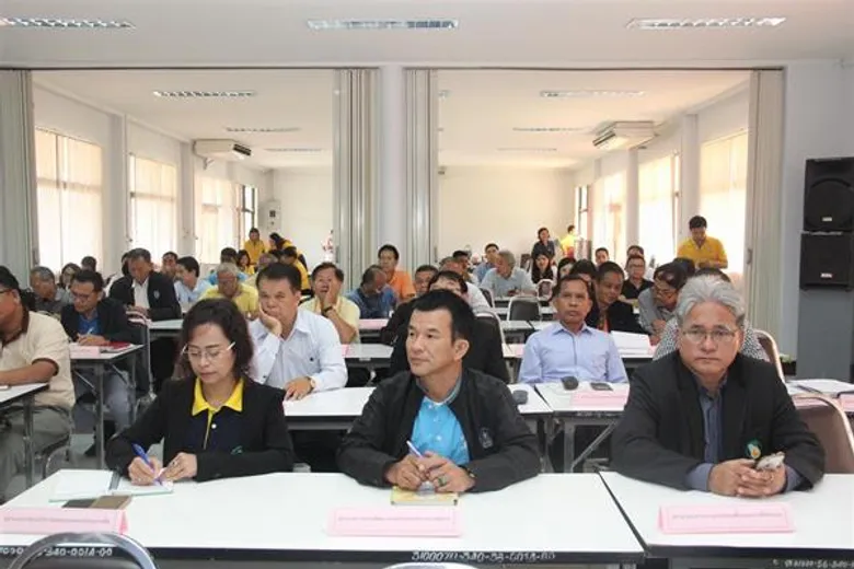กยท. เปิดโต๊ะเจรจาร่วมสถาบันเกษตรกรฯ เปิดล็อตแรกขายยางแผ่นรมควัน 3,000 ตัน