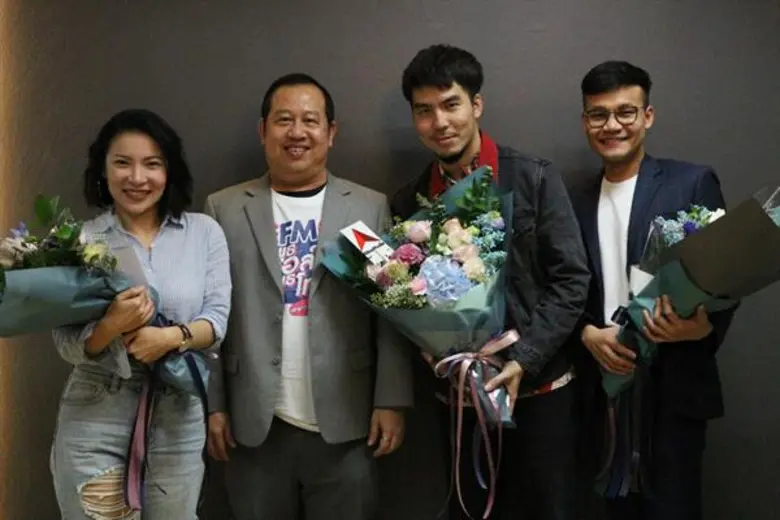 ปรบมือให้กับความสำเร็จที่ใช้เวลาถึง 2 ปี ...