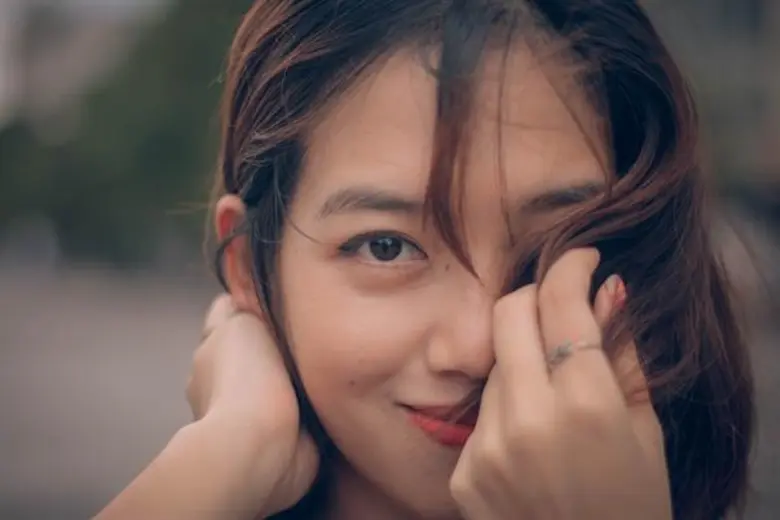 ตามหรือแตกต่าง ทางแยกของตัวตนผู้หญิงยุคให...