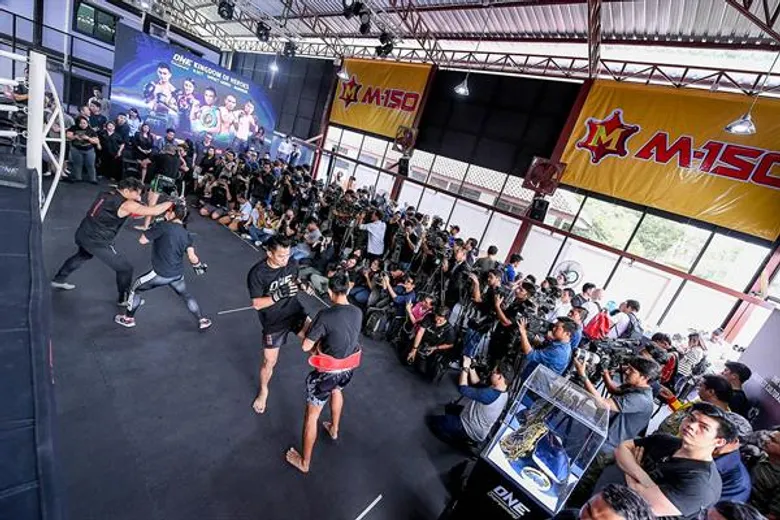 "ดิอาซ" เผชิญหน้า" ศรีสะเกษ" เปิดตัวคู่เอกมวย'วันแชมเปี้ยนชิพ’