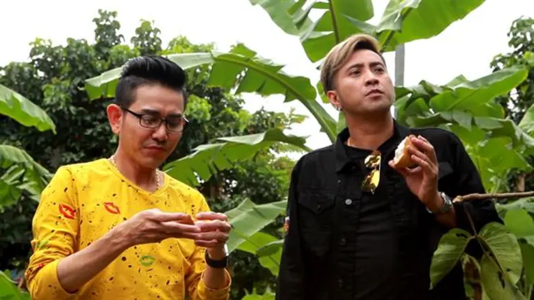 ทีวีไกด์: รายการ “ครัวลั่นทุ่ง” “บอล เชิญยิ้ม” สวมวิญญาณ “พ่อครัวหัวป่าก์” คว้าตะหลิวปรุง เมนู “กระท้อนทรงเครื่อง”