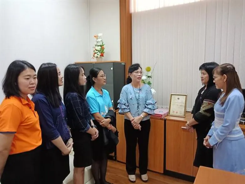 ที่ห้องทำงานผู้ตรวจราชการ ส.ป.ก. กลุ่มตรวจและประสานราชการ ได้มอบของขวัญแด่ผู้ตรวจราชการ ส.ป.ก.เนื่องในโอกาสวันเกษียณอายุราชการ ปีงบประมาณ 2561