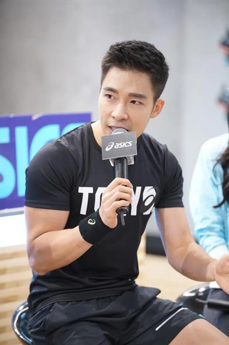 ASICS ชวนเหล่าไอคอนนักวิ่ง เปิดประสบการณ์ใหม่ไปกับ GEL KAYANO 25 ในธีม THE BLACK OUT TRACK พร้อมเปิดสโตร์แห่งใหม่ ณ ศูนย์การค้าเซ็นทรัลเวิลด์
