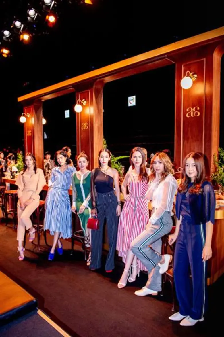 Asv พาสำรวจนิยามบทใหม่ของคีย์เวิร์ดคำว่า '2 Little Words 1 Big Concept’ หรือ 'Soulmate’ ที่ได้แรงบันดาลใจมาจาก Carrie Bradshaw สไตล์ไอคอนของหญิงสาวทั่วโลก