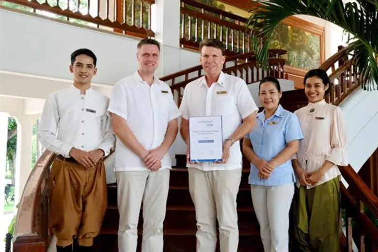 เซ็นทาราแกรนด์ หัวหิน คว้าอีกรางวัล โรงแรมแนะนำที่ดีที่สุดเน้นย้ำนิยามการบริการเหนือระดับเกือบศตวรรษ เคียงคู่เมืองหัวหิน