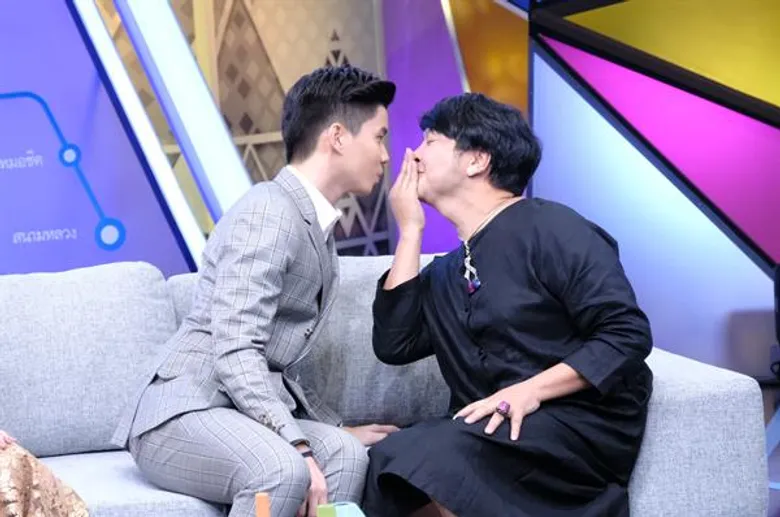 ทีวีไกด์: รายการ “สวัสดี Station” พาย้อนยุค จับ “เพลงขวัญ-เฌอเบลล์” ฉะกันกลางรายการ!!