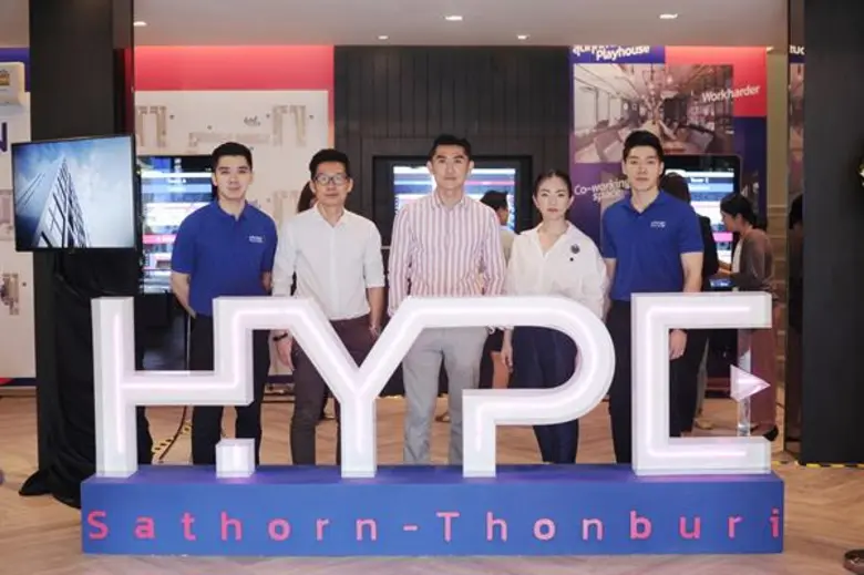 นายพรชัย กฤษฎาวรกุล (ที่ 3 ขวา) กรรมการผู้จัดการ บร...