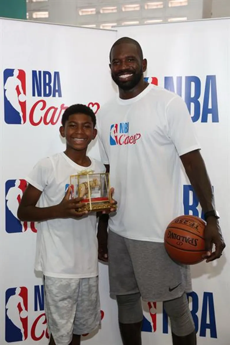 เจสัน ริชาร์ดสัน มอบรางวัลโรงเรียนดีเด่นแห่งปี เปิดคลินิก NBA Cares สาธิตลีลา อดีตแชมป์เอ็นบีเอสแลมดังก์ 2 สมัย โรงเรียนสตรีนนทบุรี รับรางวัลโรงเรียนดีเด่นแห่งปี โครงการอบรมหลักสูตรอบรมผู้ฝึกสอน Jr. NBA Coaches Academy