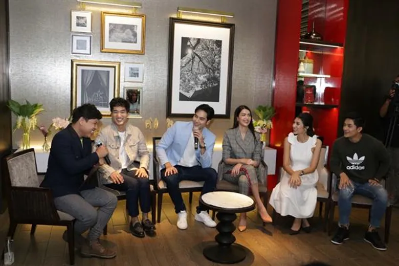 ใกล้ชิดอบอุ่น “บอม ธนิน-ไอซ์ อามีนา” นำทีมนักแสดงร่วมกิจกรรม “บันทึกรักข้ามเวลากับละครดั่งพรหมลิขิตรัก”