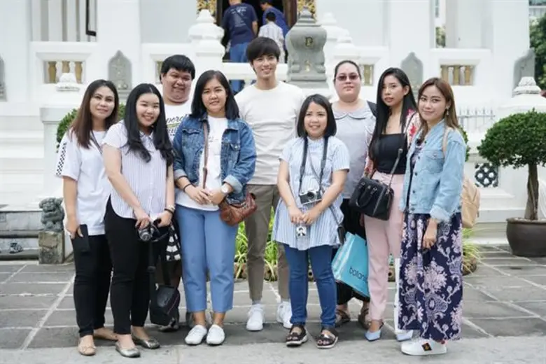 “ฟลุ๊คจ์” ฉลองอายุ 22 ปี เพื่อน & FC ร่วมเบิร์ดเดย์อบอุ่น