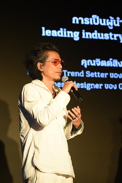 1,200 สถานที่ที่ได้ถูกนำเสนอโดยบรรณาธิการ...