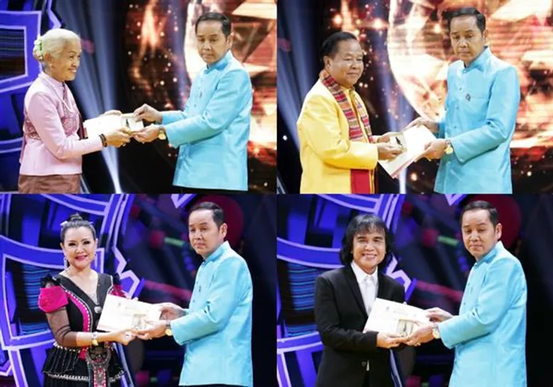 เหล่าศิลปินหมอลำ ปลื้ม! คว้ารางวัล “สุดยอดหมอลำ” ไมค์ทองคำหมอลำฝังเพชร!!!