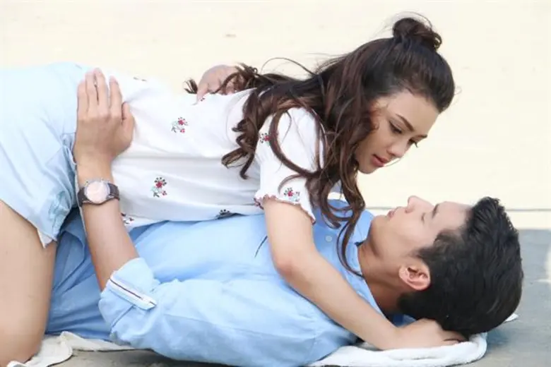 ทัพนักแสดงคุณภาพล้นจอใน “ริมฝั่งน้ำ” ละครเติมรักให้ทุกใจอบอุ่น