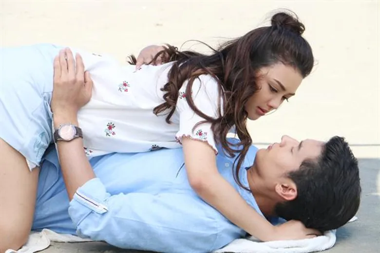 ทัพนักแสดงคุณภาพล้นจอใน “ริมฝั่งน้ำ” ละครเติมรักให้ทุกใจอบอุ่น