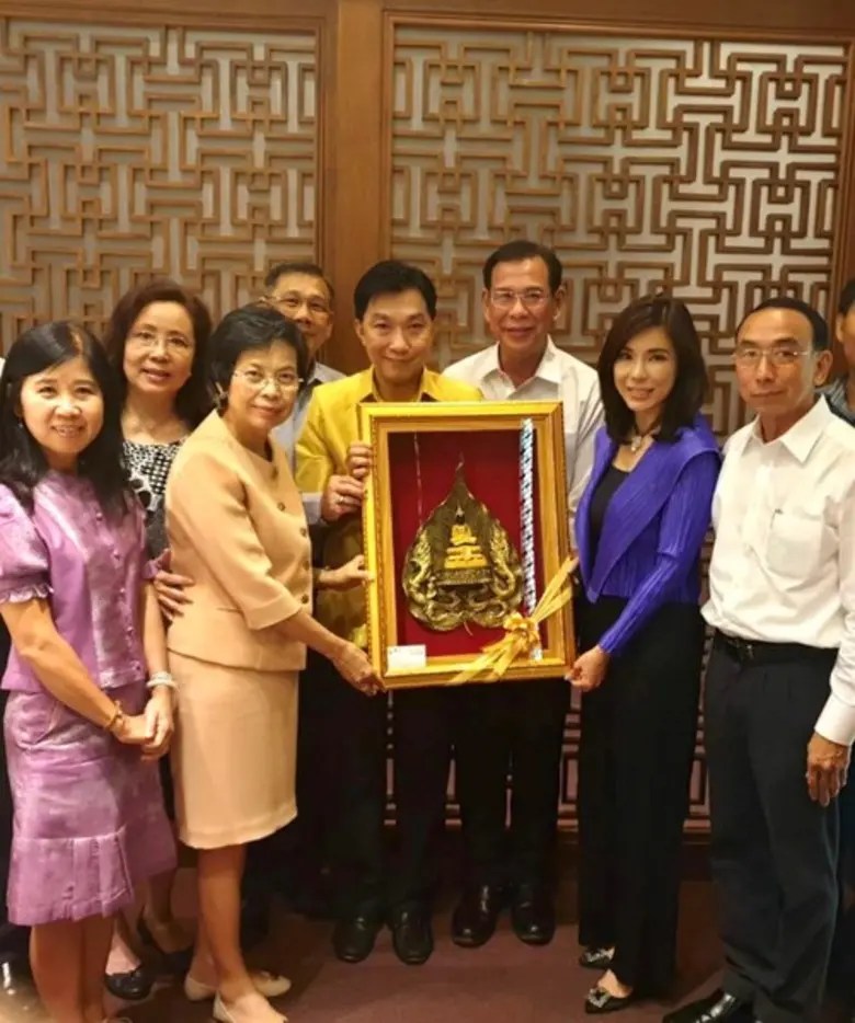 ดร.อลิสา เลิศเดชเดชา ประธานกรรมการบริหารบริษัท ป.เค...