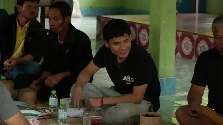 “ไผ่ พงศธร” ขอแค่ได้เห็นรอยยิ้มของเด็กๆ ลุยภารกิจ “ทาสีอาคารเรียน” ในรายการ “เติมฝันคนบ้านไกล กับ ไผ่ พงศธร”