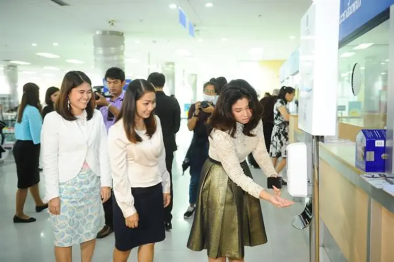 ภาพข่าว: กรมการกงสุล กระทรวงการต่างประเทศ จับมือ LDO (Liquor Distillery Organization) กรมสรรพสามิต ส่งเสริมการใช้ผลิตภัณฑ์แอลกอฮอล์ด้านสาธารณสุข พร้อมยกระดับคุณภาพชีวิตประชาชนไทย สนองนโยบายสาธารณสุข 4.0