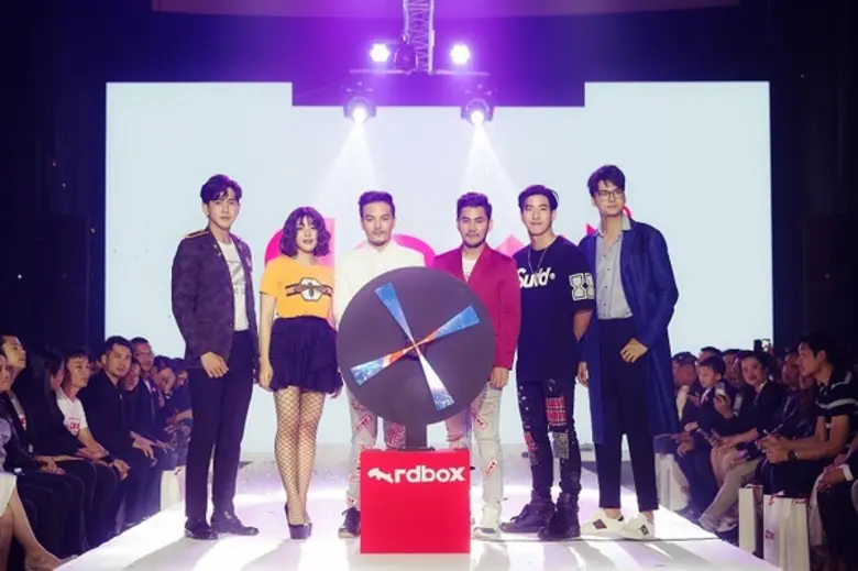 บริษัทอาร์ดีบ็อกซ์ จำกัด ผู้ผลิตเสื้อผ้าแ...