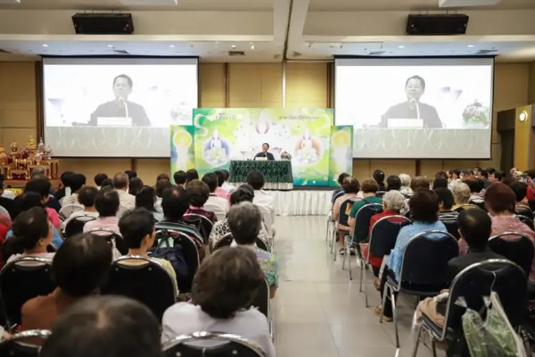 “ใช้ชีวิตตามความเป็นจริงในทุกสภาวะ นำไปสู่ความสำเร็จ” ข้อคิดธรรมะง่ายๆ ของศิลปินแห่งชาติ เฉลิมชัย โฆษิตพิพัฒน์ ในเวทีเรายกวัดมาไว้ที่เซเว่นฯ