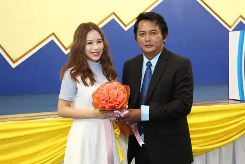 “ฟาง - ธนันต์ธรญ์” ศิลปินสาวเสียงดี เรียนเก่ง ร่วมแชร์ไอเดียจากพี่สู่น้อง เลือกคณะที่ใช่ ในกิจกรรม “I-DEE ชีวิตดี เมื่อมี ไอ-ดี”