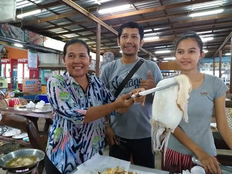 ล้วงลึกรสชาติหมึกแดดเดียว”ปราณบุรี”