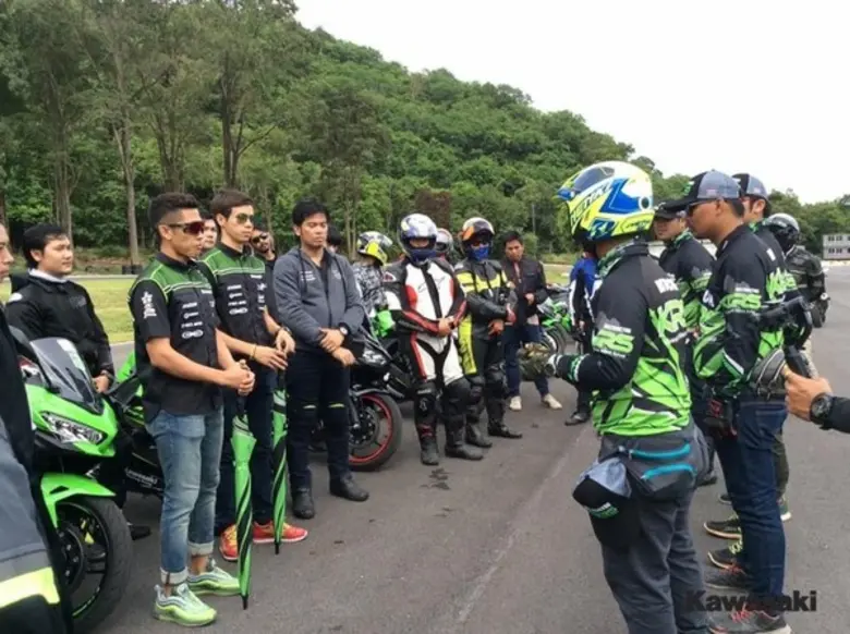 คาวาซากิ รวมพลังผู้แทนจำหน่ายฯ จัดกิจกรรม KGRS RIDING MEETING 2018 ส่งเสริมกรมการขนส่งทางบก!!
