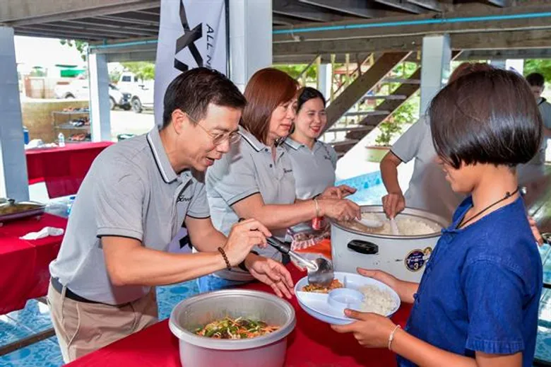 มิตซูบิชิ เอ็กซ์แพนเดอร์ นิยามใหม่ของครอสโอเวอร์ นำคณะสื่อมวลชนร่วมพัฒนาโรงเรียนวัดบางเคียน จ. นครสวรรค์