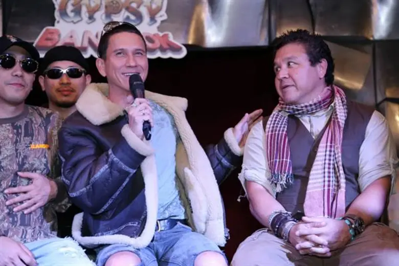 น้อย วงพรู ดวลเดือด ทูพี เซาท์ไซด์ กลางงานแถลงข่าว ก่อนนำทัพศิลปินบุก “Gypsy Bangkok” 10 พฤศจิกายนนี้ ณ ช่างชุ่ย พร้อมกระหน่ำโปรฯ ราคาพิเศษก่อนใคร!!